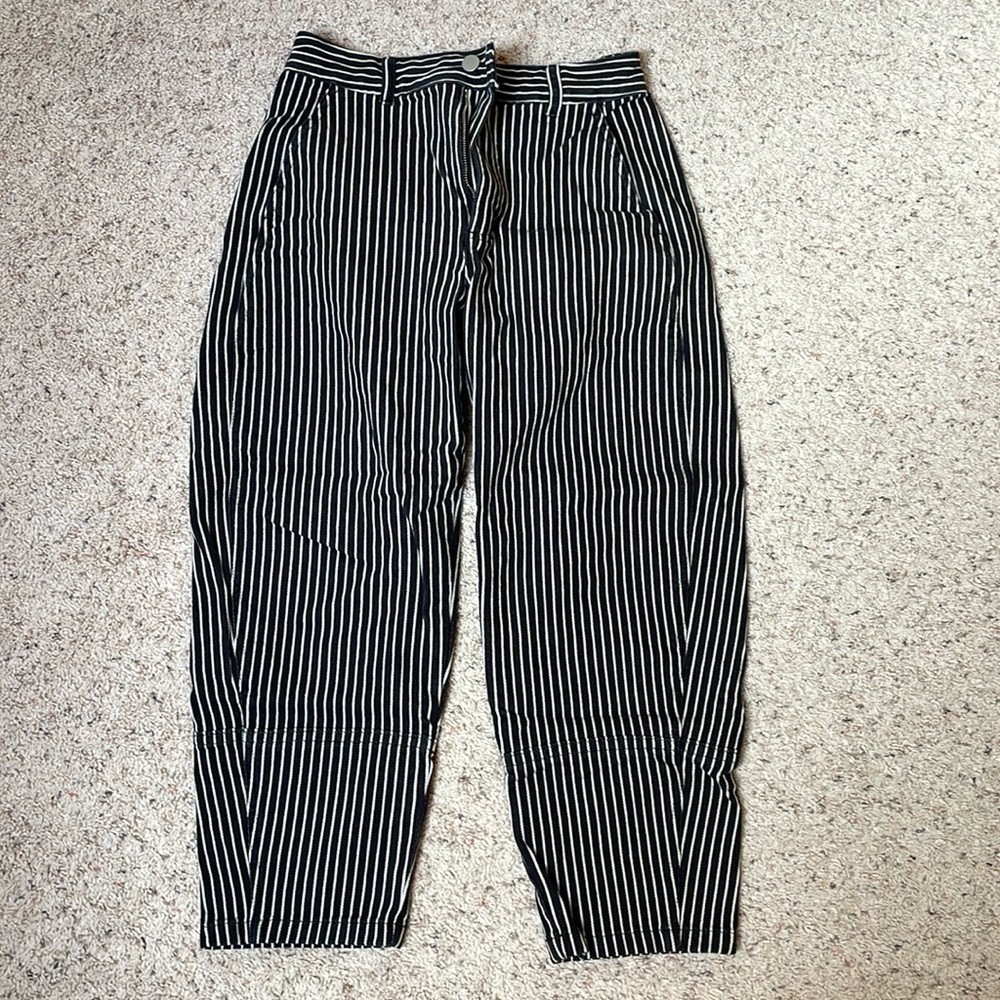 Everlane Utility Barrel Leg Striped Pants, size 6